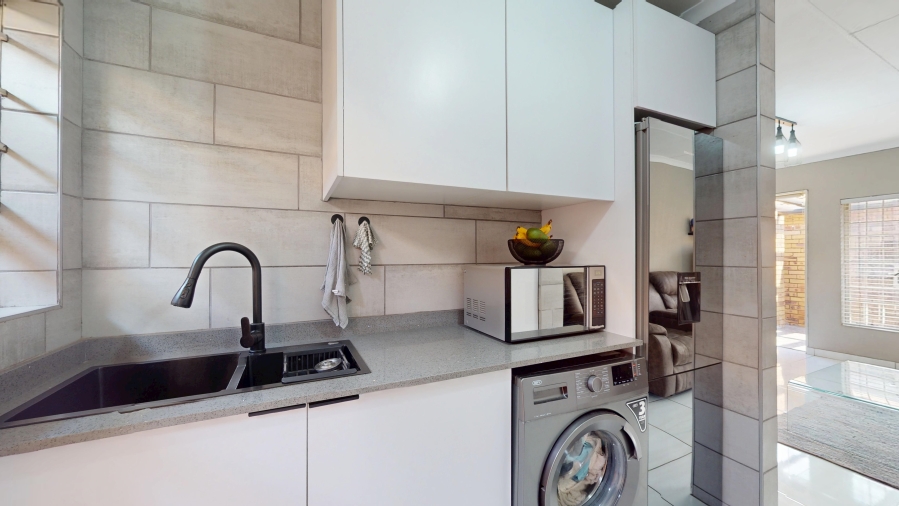 2 Bedroom Property for Sale in Witfield Gauteng