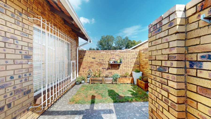 2 Bedroom Property for Sale in Witfield Gauteng