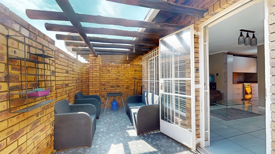 2 Bedroom Property for Sale in Witfield Gauteng