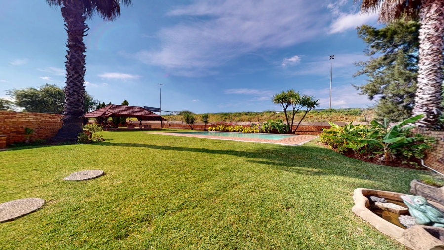 2 Bedroom Property for Sale in Witfield Gauteng