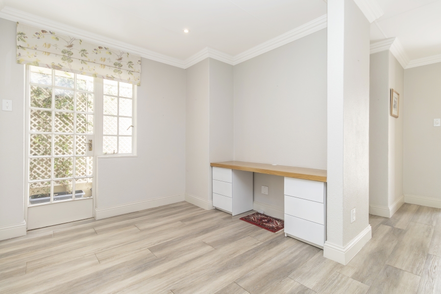 2 Bedroom Property for Sale in Magaliessig Gauteng