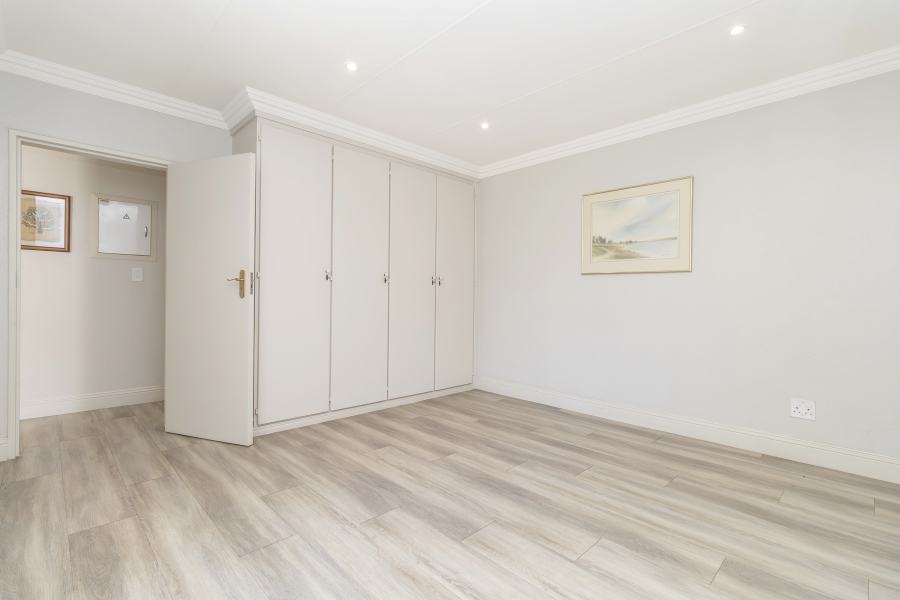 2 Bedroom Property for Sale in Magaliessig Gauteng