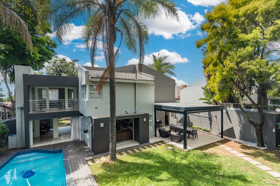 5 Bedroom Property for Sale in Magaliessig Gauteng