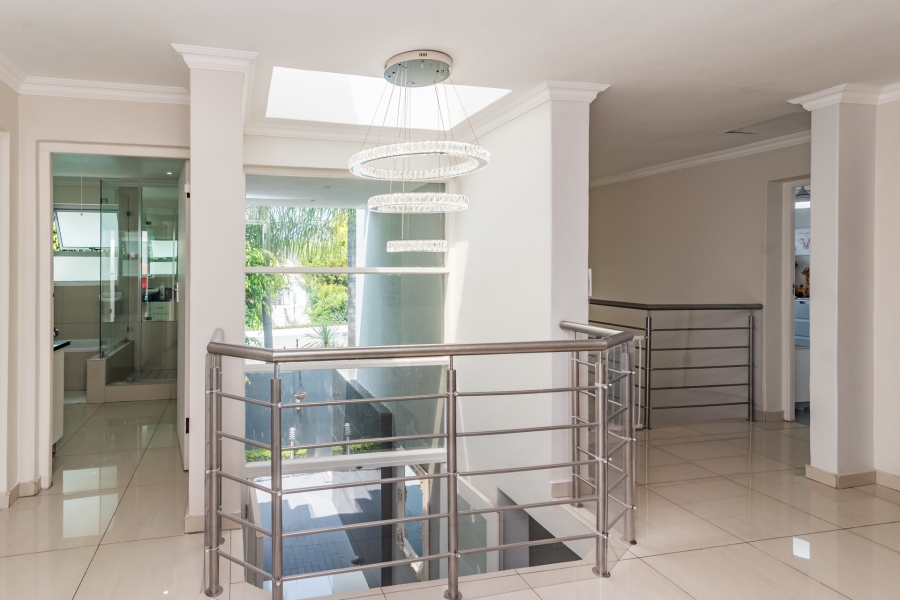 5 Bedroom Property for Sale in Magaliessig Gauteng