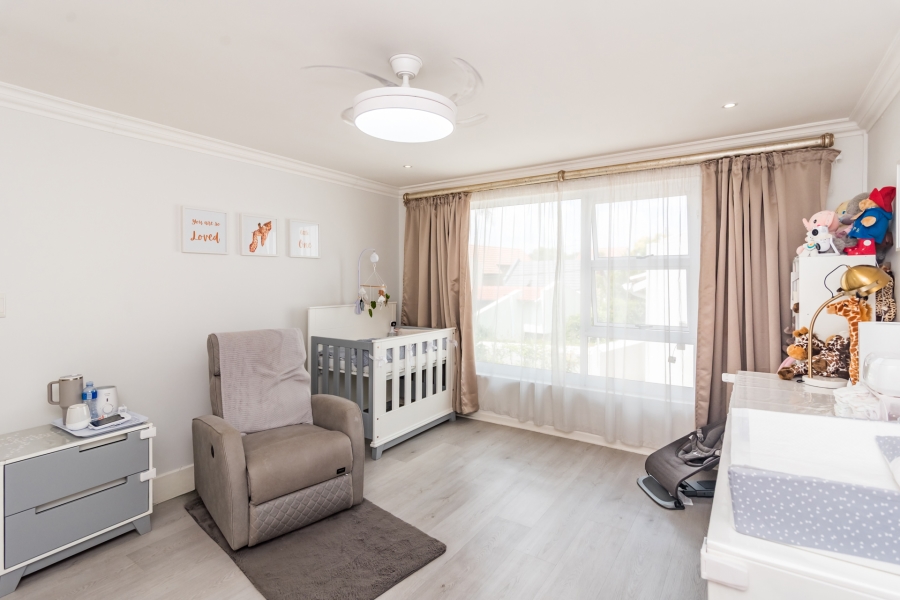 5 Bedroom Property for Sale in Magaliessig Gauteng