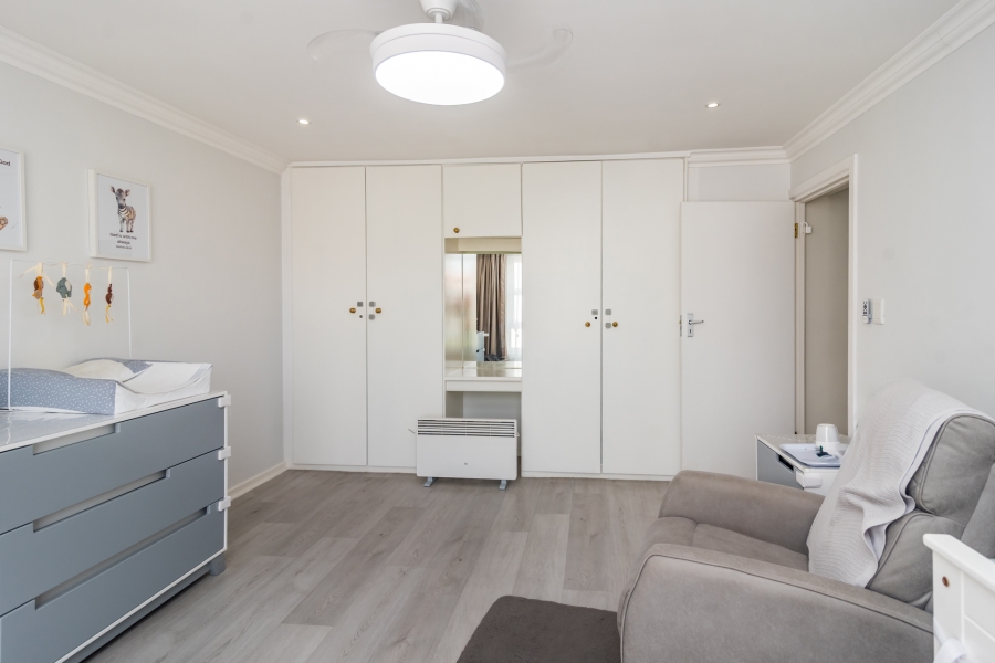 5 Bedroom Property for Sale in Magaliessig Gauteng