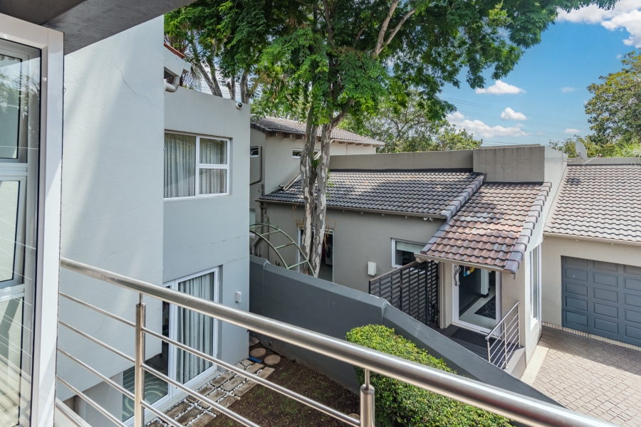 5 Bedroom Property for Sale in Magaliessig Gauteng