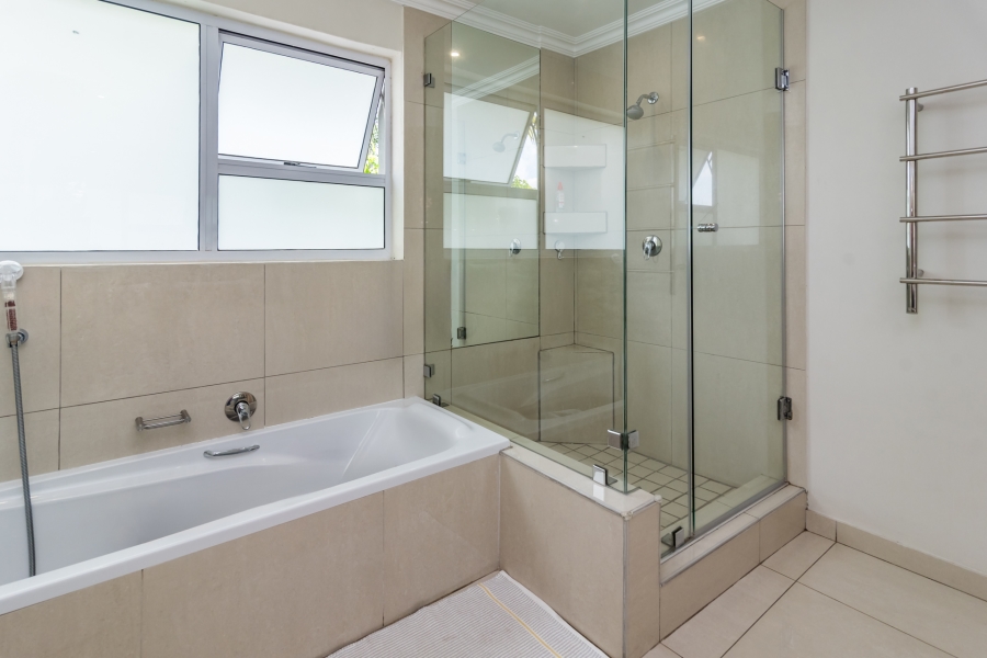 5 Bedroom Property for Sale in Magaliessig Gauteng