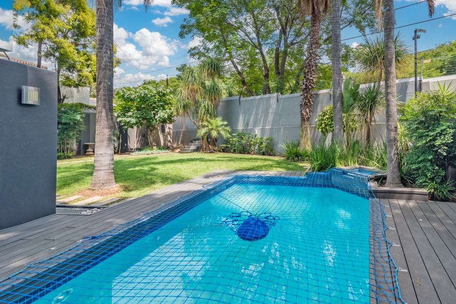 5 Bedroom Property for Sale in Magaliessig Gauteng