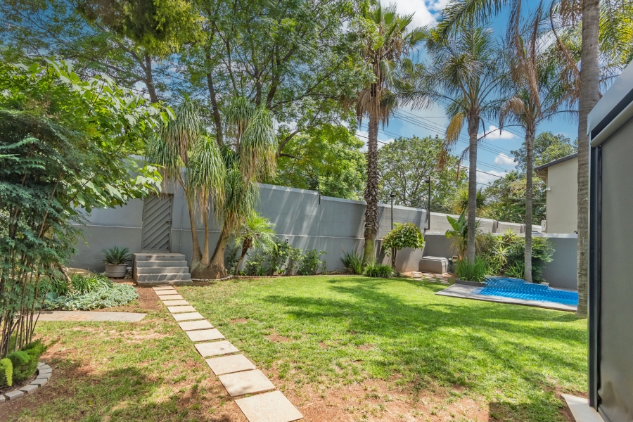 5 Bedroom Property for Sale in Magaliessig Gauteng