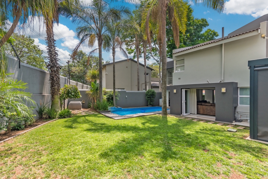 5 Bedroom Property for Sale in Magaliessig Gauteng