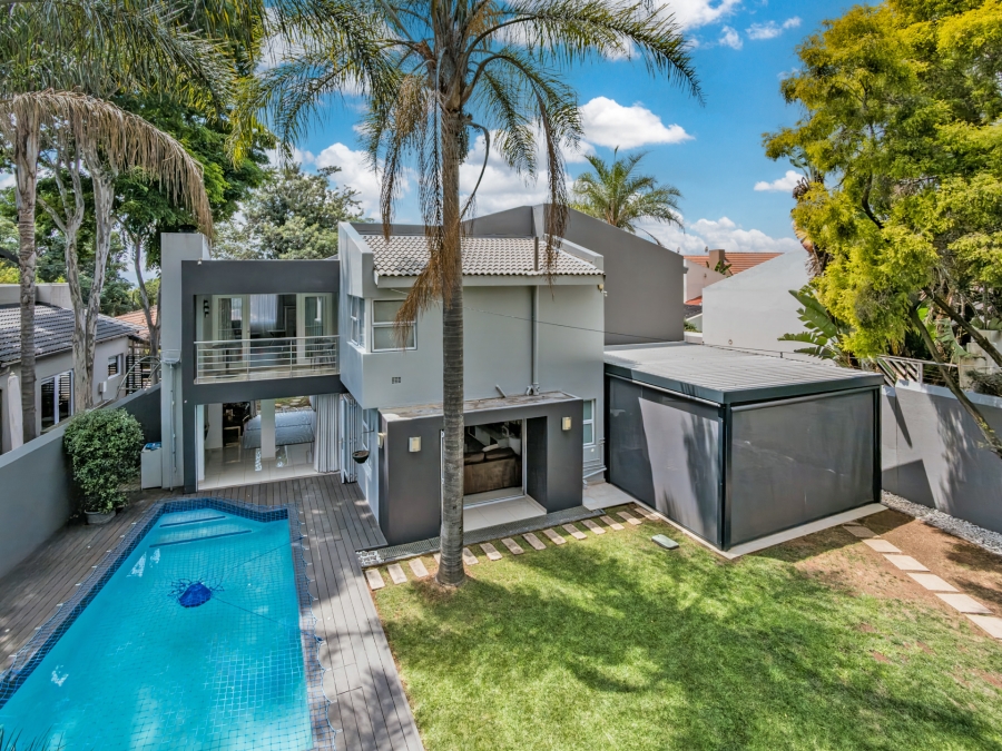 5 Bedroom Property for Sale in Magaliessig Gauteng