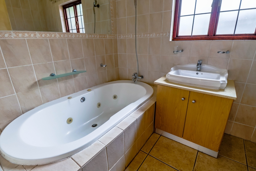 3 Bedroom Property for Sale in Zwartkop Gauteng