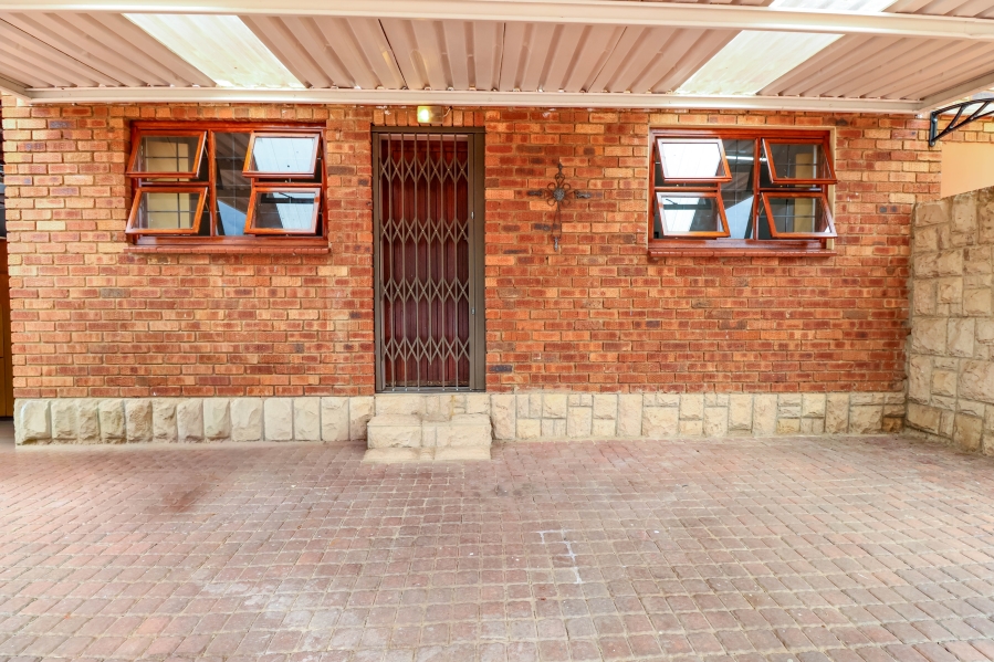 3 Bedroom Property for Sale in Zwartkop Gauteng