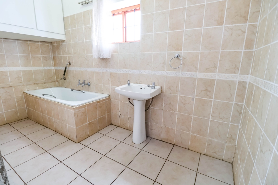 3 Bedroom Property for Sale in Zwartkop Gauteng