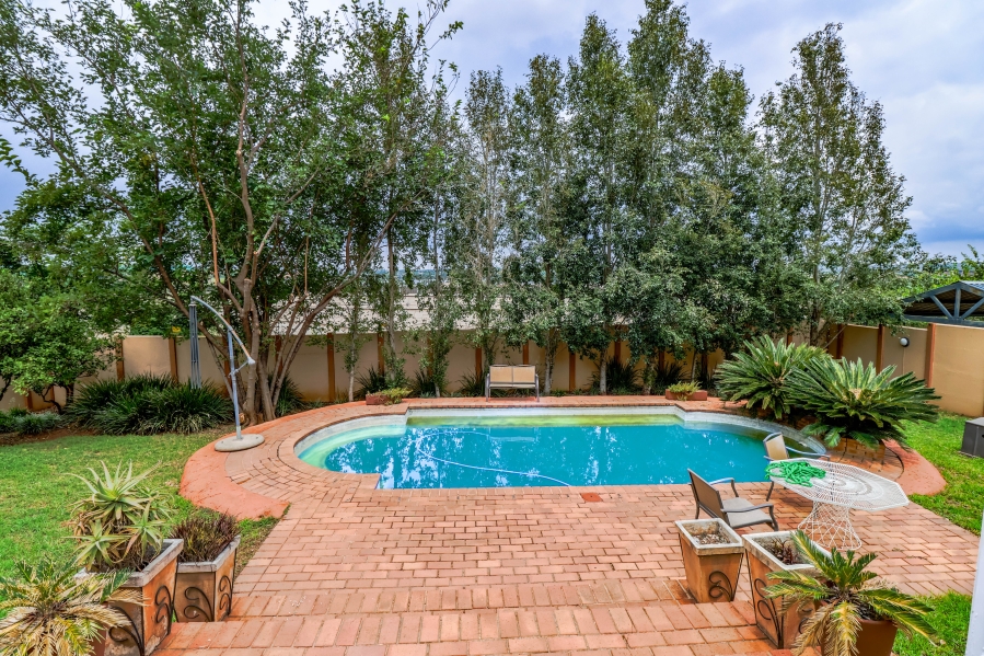 3 Bedroom Property for Sale in Zwartkop Gauteng