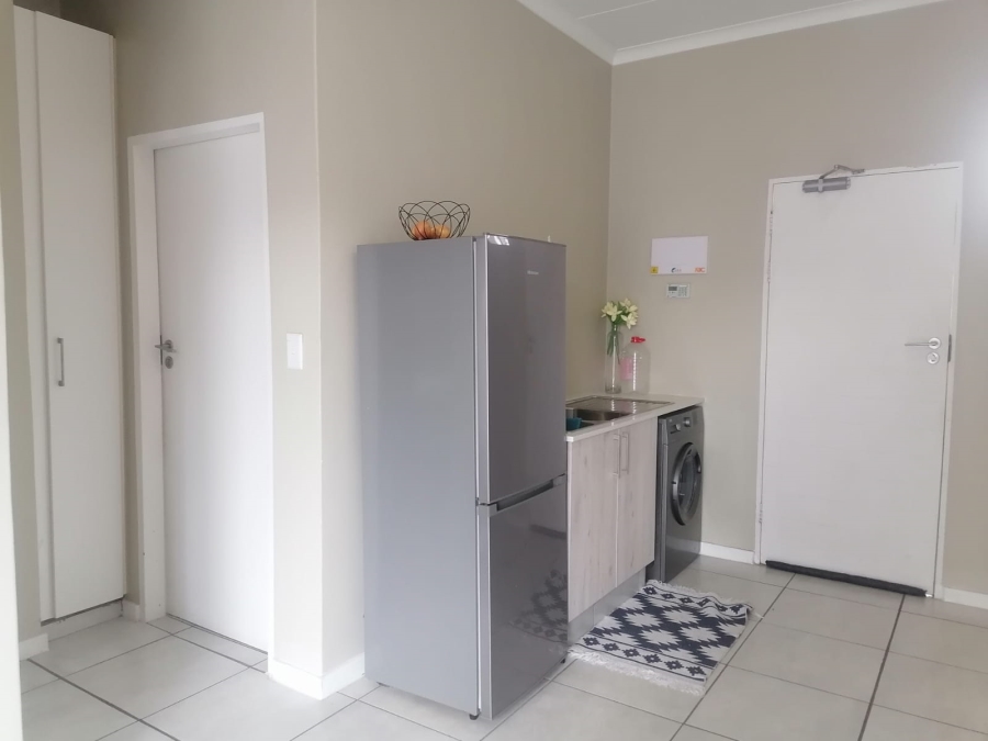 1 Bedroom Property for Sale in Grand Central Gauteng
