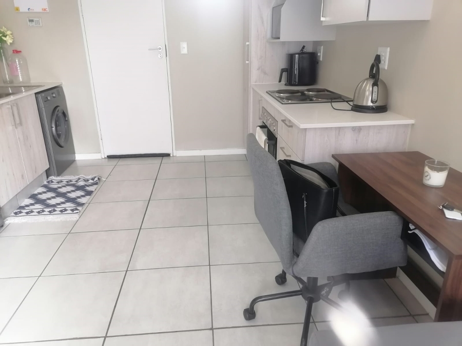 1 Bedroom Property for Sale in Grand Central Gauteng