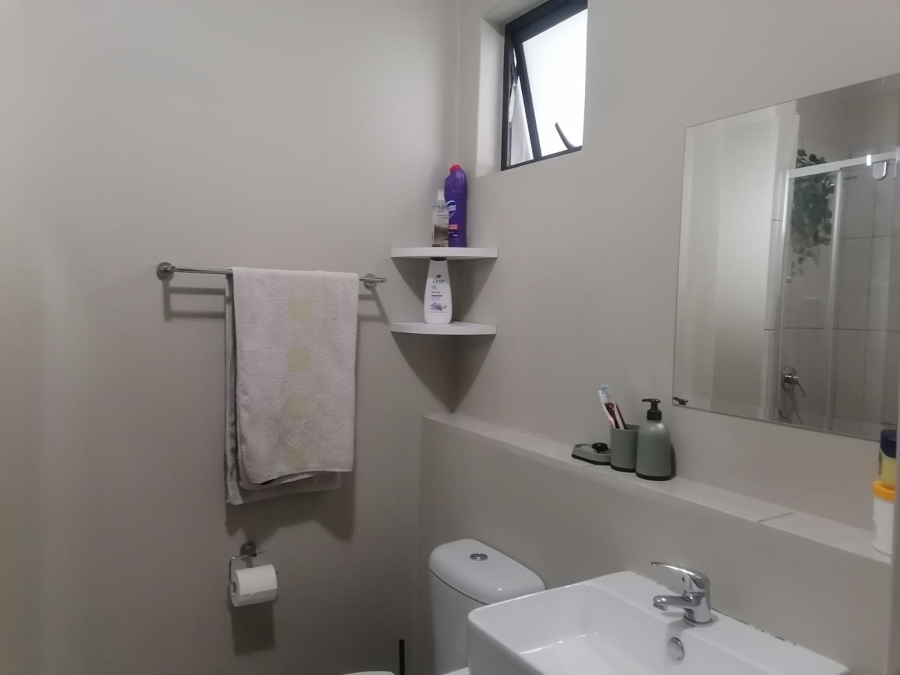 1 Bedroom Property for Sale in Grand Central Gauteng