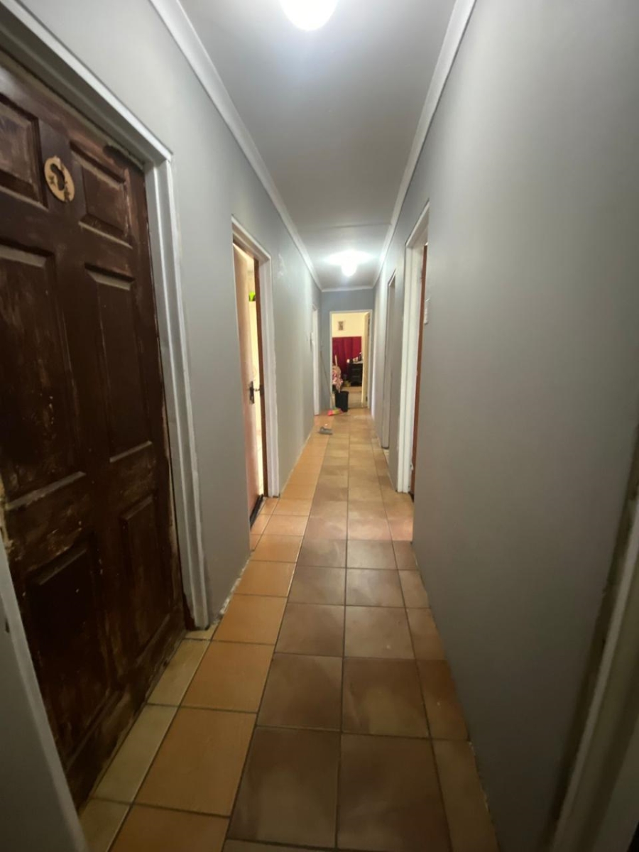 8 Bedroom Property for Sale in Bedworth Park Gauteng