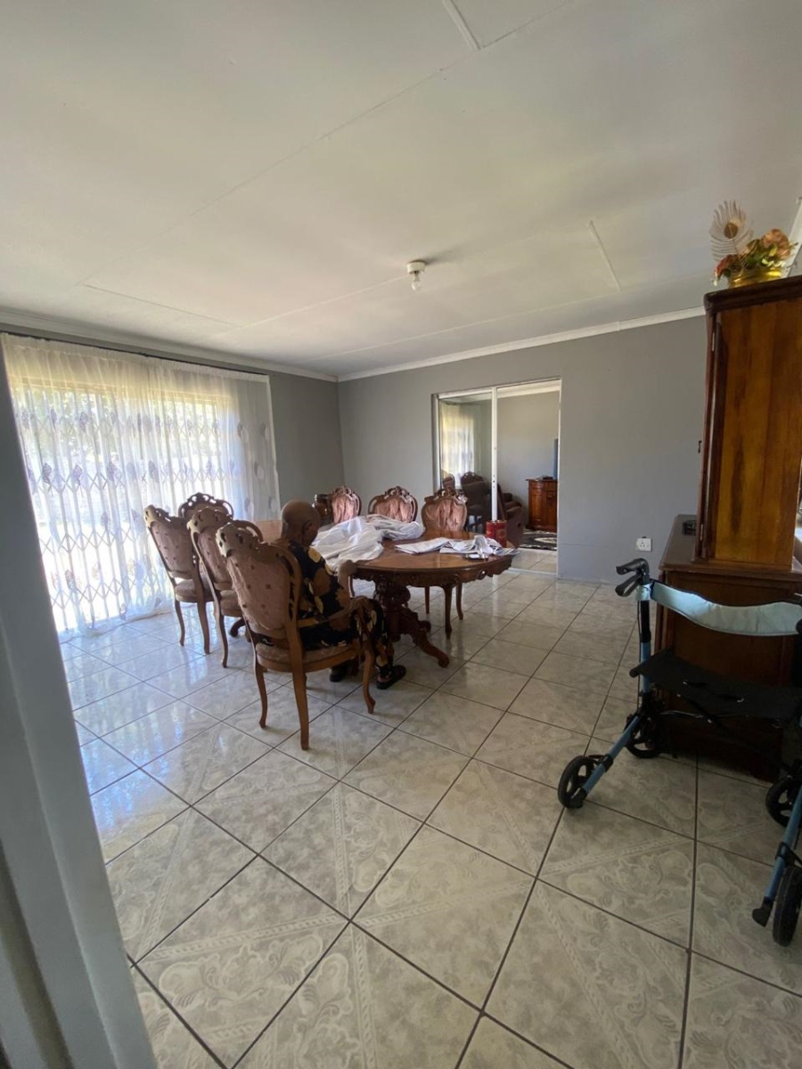 8 Bedroom Property for Sale in Bedworth Park Gauteng
