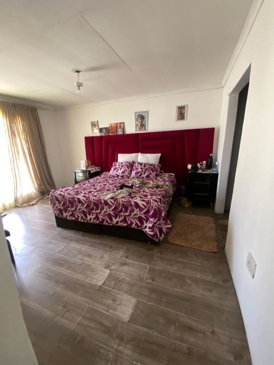 8 Bedroom Property for Sale in Bedworth Park Gauteng