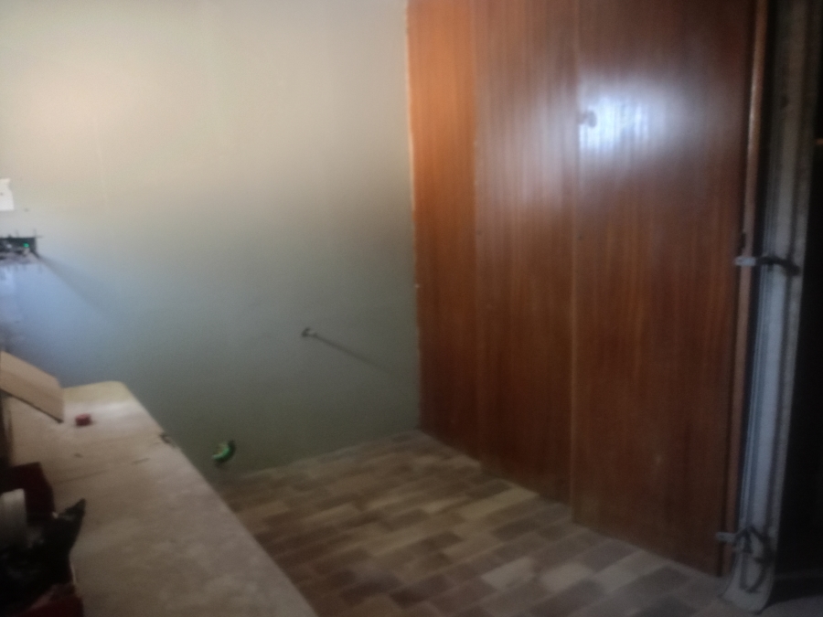 5 Bedroom Property for Sale in Unitas Park Gauteng