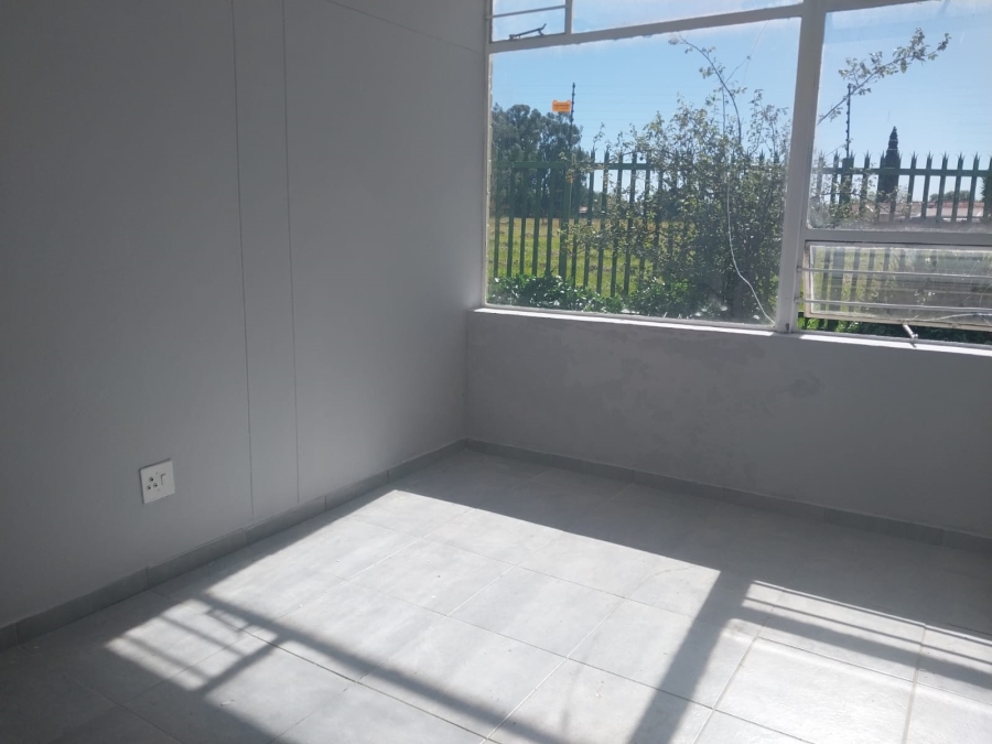 1 Bedroom Property for Sale in Bonaero Park Gauteng