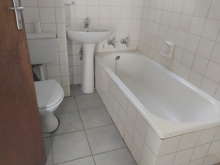 1 Bedroom Property for Sale in Bonaero Park Gauteng