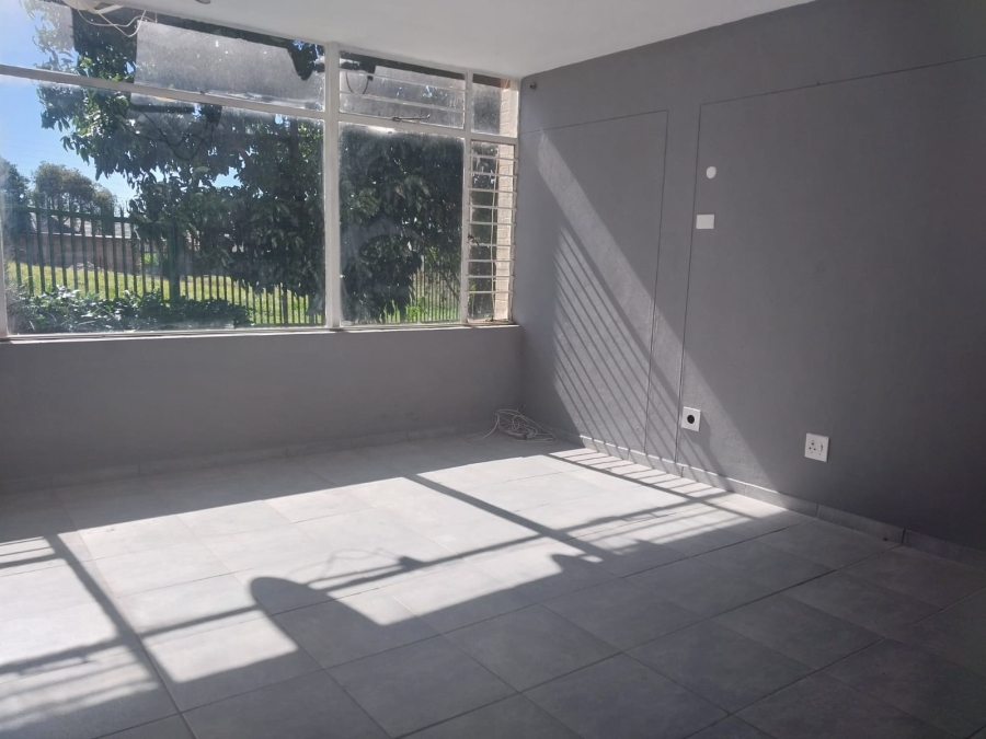 1 Bedroom Property for Sale in Bonaero Park Gauteng