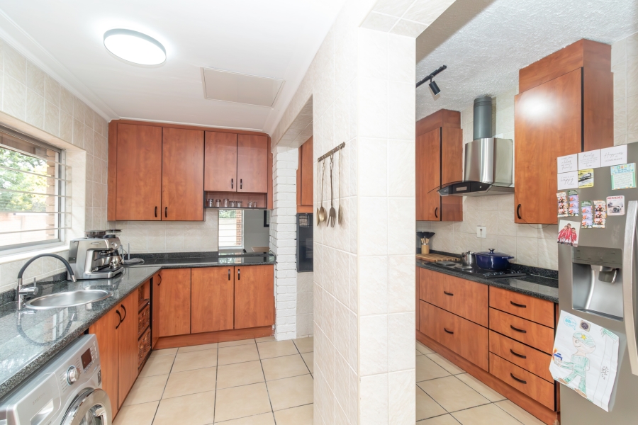 4 Bedroom Property for Sale in Sunninghill Gauteng