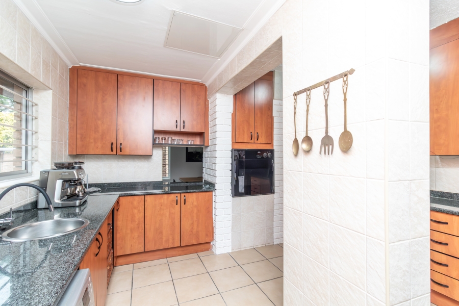 4 Bedroom Property for Sale in Sunninghill Gauteng