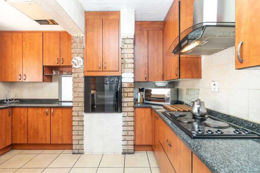 4 Bedroom Property for Sale in Sunninghill Gauteng