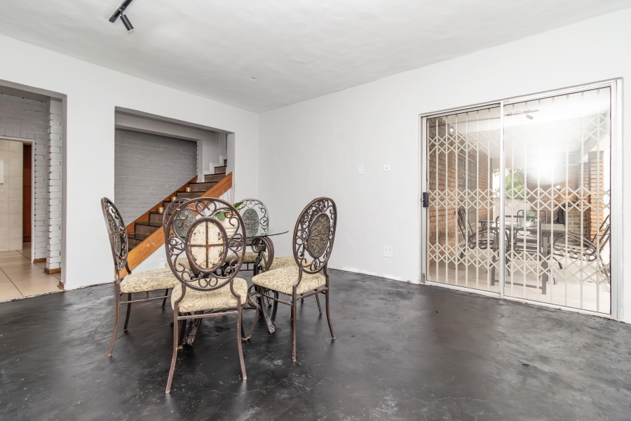 4 Bedroom Property for Sale in Sunninghill Gauteng