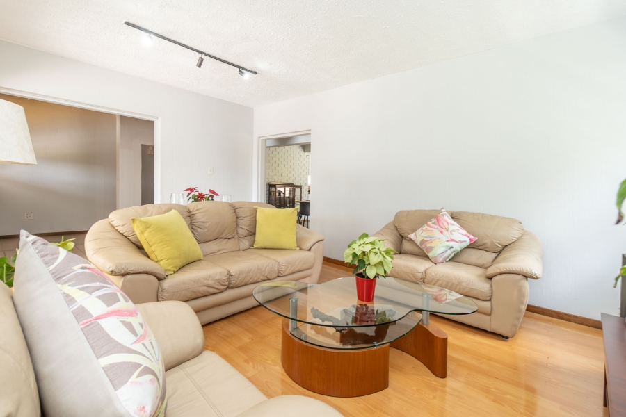 4 Bedroom Property for Sale in Sunninghill Gauteng