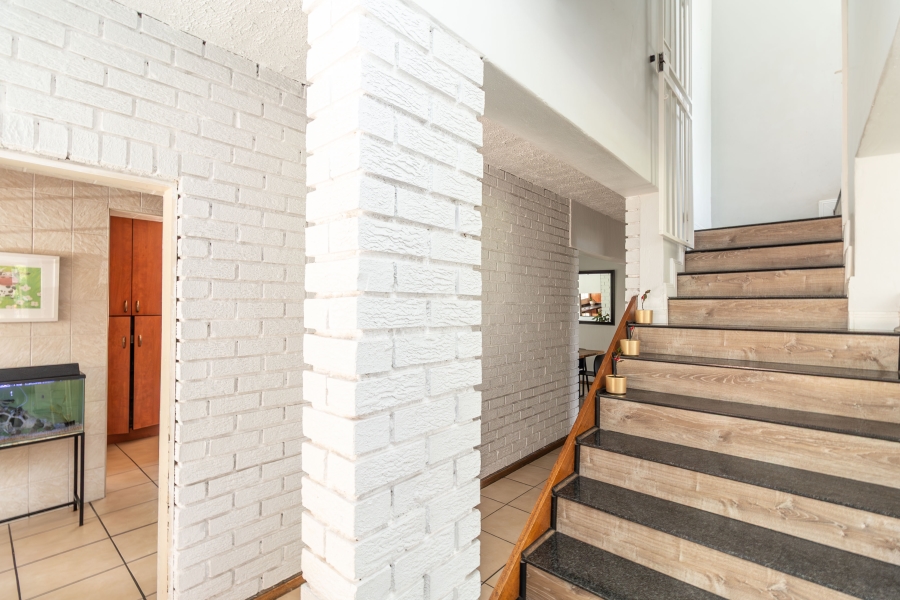 4 Bedroom Property for Sale in Sunninghill Gauteng