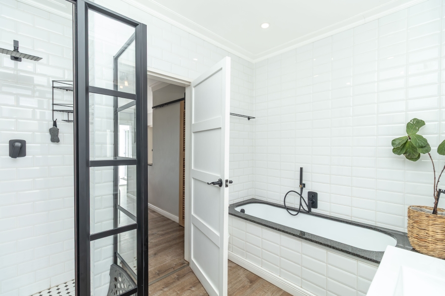 4 Bedroom Property for Sale in Sunninghill Gauteng