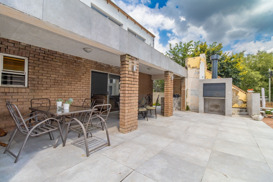 4 Bedroom Property for Sale in Sunninghill Gauteng