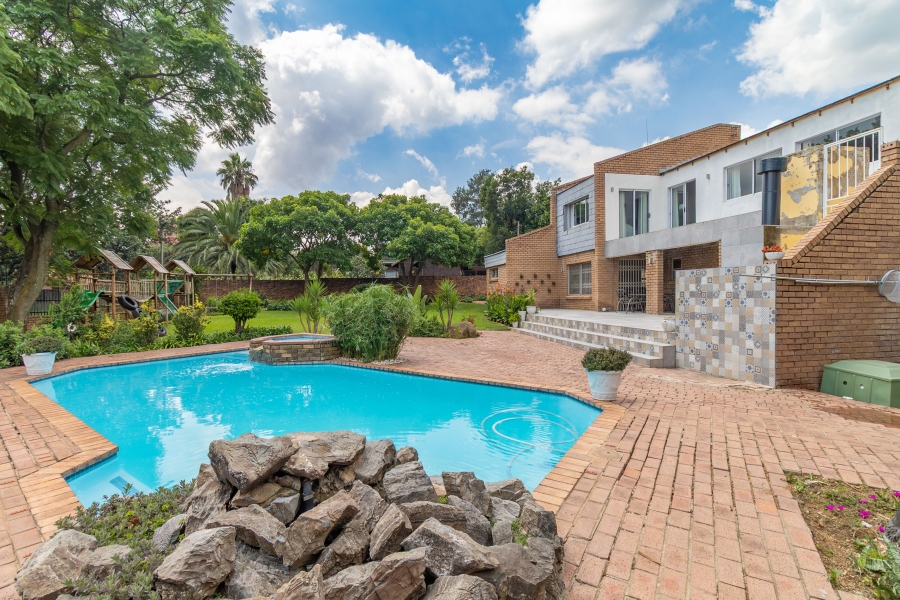 4 Bedroom Property for Sale in Sunninghill Gauteng