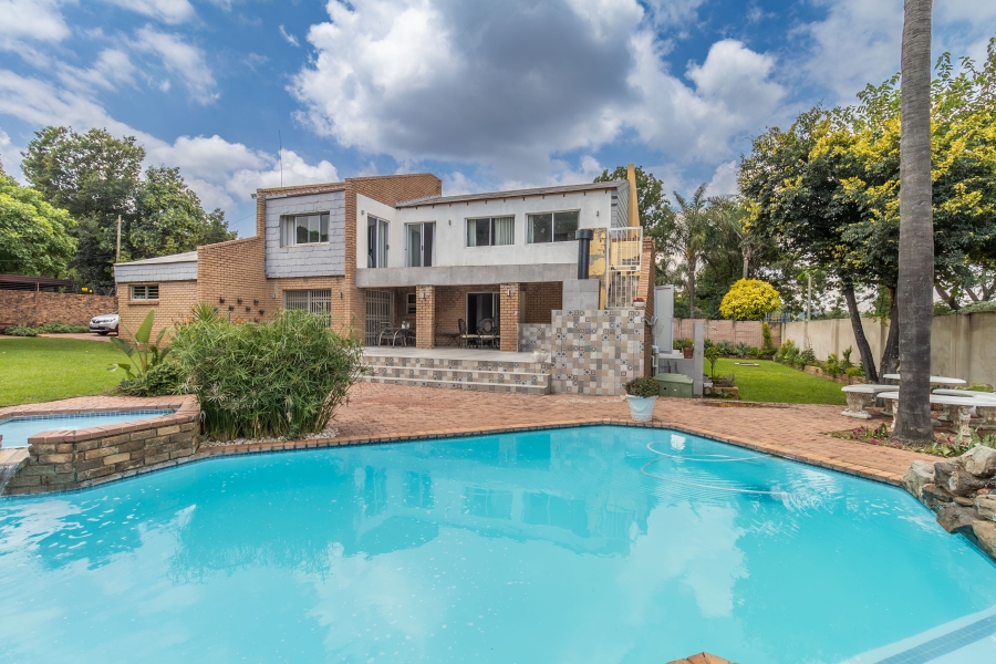 4 Bedroom Property for Sale in Sunninghill Gauteng