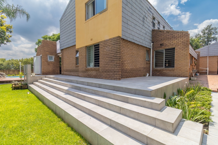 4 Bedroom Property for Sale in Sunninghill Gauteng