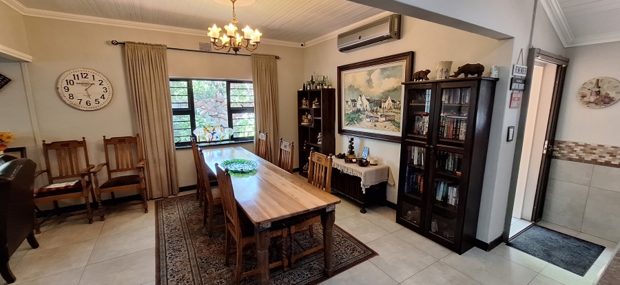 6 Bedroom Property for Sale in Meyerspark Gauteng