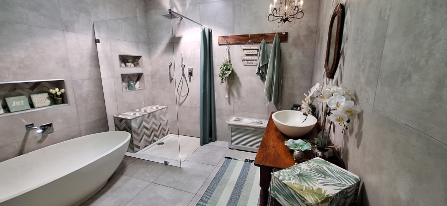 6 Bedroom Property for Sale in Meyerspark Gauteng