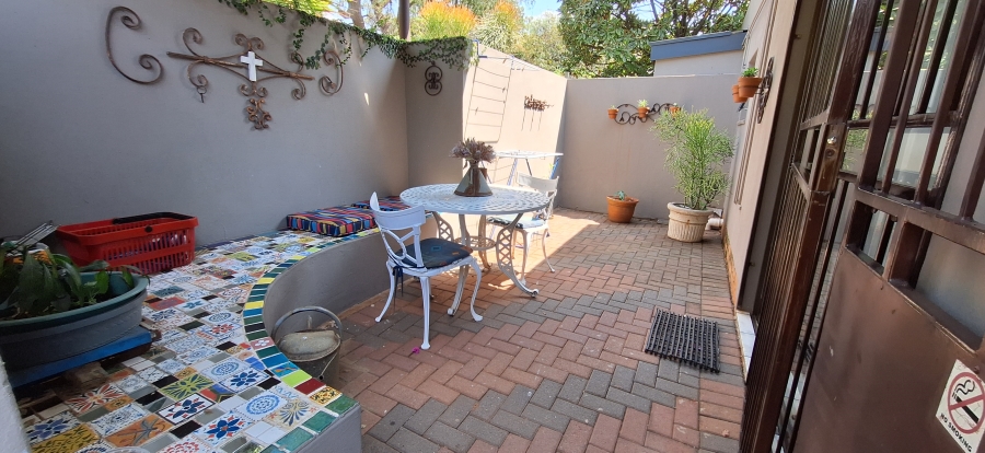 6 Bedroom Property for Sale in Meyerspark Gauteng