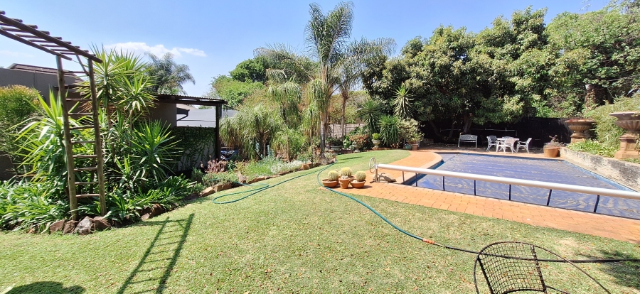6 Bedroom Property for Sale in Meyerspark Gauteng