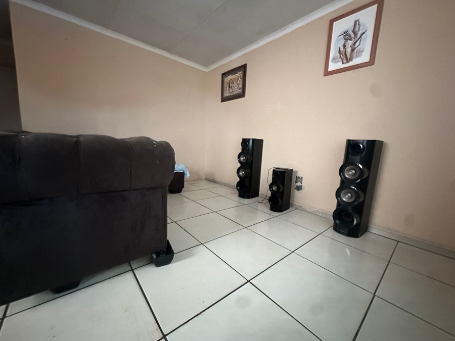 2 Bedroom Property for Sale in Beverley Hills Gauteng
