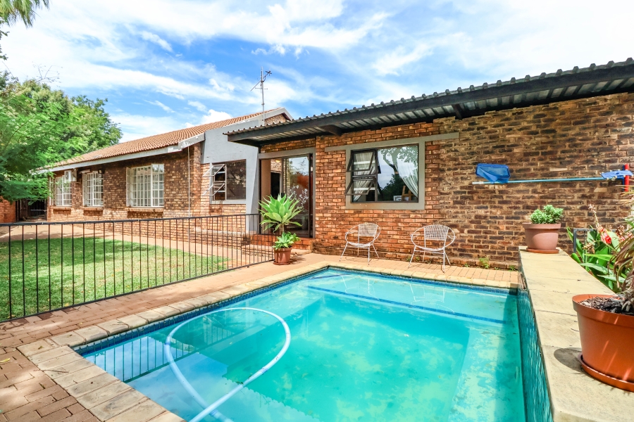 3 Bedroom Property for Sale in Wierda Park Gauteng