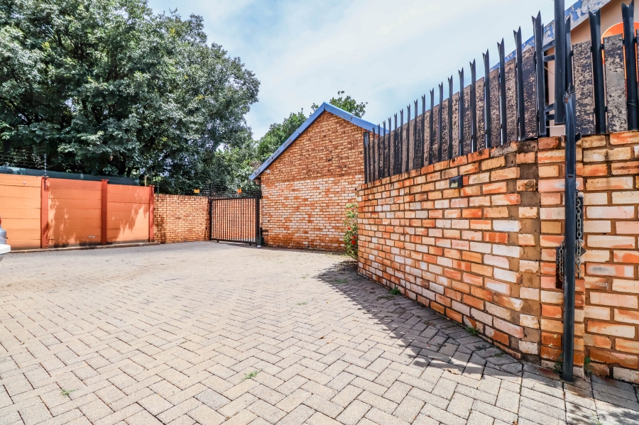 3 Bedroom Property for Sale in Wierda Park Gauteng