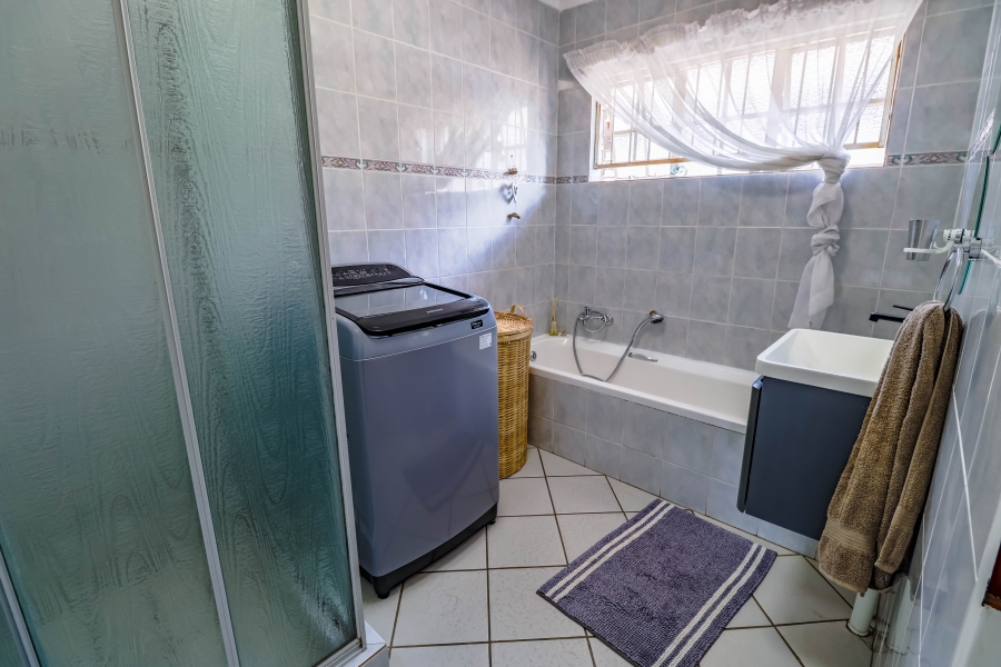 3 Bedroom Property for Sale in Wierda Park Gauteng