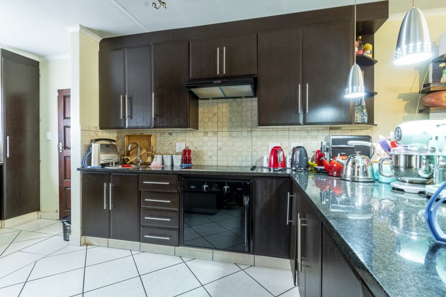 3 Bedroom Property for Sale in Val de Grace Gauteng